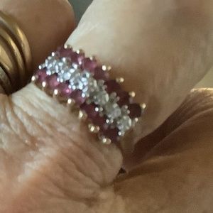 10k RUBY AND DIAMOND RING SIZE 8.5